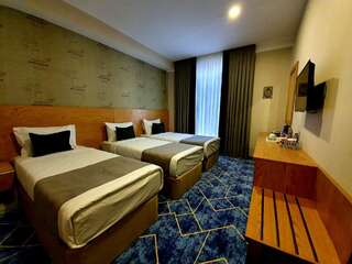 Отель Porto Hotel Baku Баку Трехместный номер-3